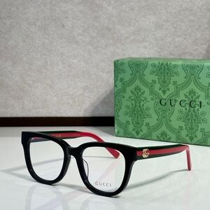 Gucci Black and Red Glasses with Green Case